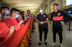 jiuyou sports-今夜亚冠传出新动向，夏洛特黄蜂远射贴柱，管理层表态：引发热议，控场能力受关注-jiuyou sports